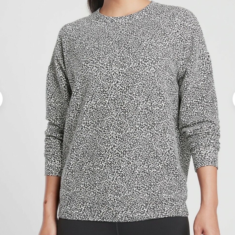 Athleta Studio to Street Micro Cheetah print crew sweatshirt, M